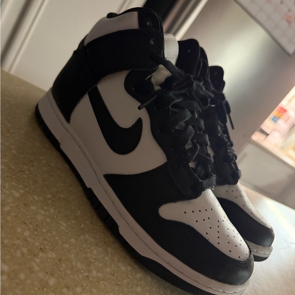 Nike Dunk High Panda - Picture 3 of 4